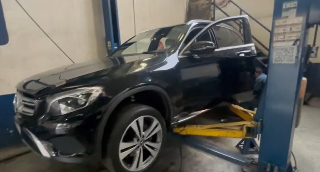 Cambio de balatas y rectificacion de discos para Mercedes Benz G300