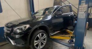 Cambio de balatas y rectificacion de discos para Mercedes Benz G300