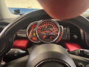 Cambio de Disco, Balatas sensor y liquido de frenos para MiniCooper