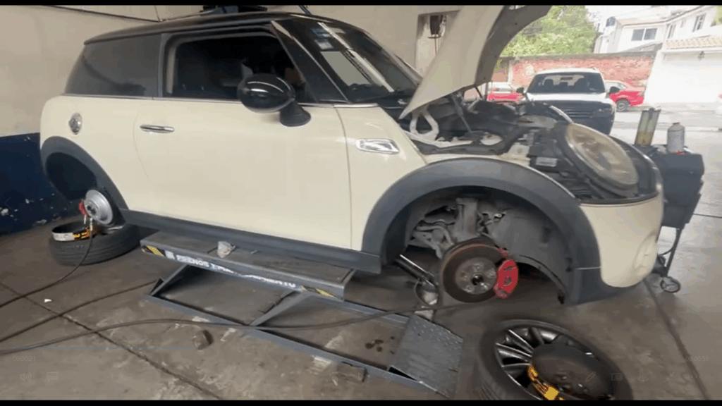 Cambio de frenos a buen precio para Minicooper