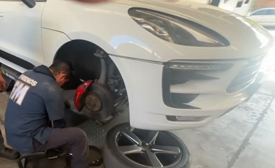 Cambio de balatas para Porsche