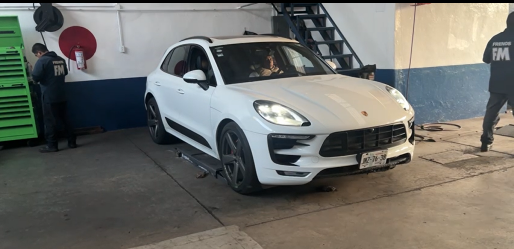 Servicio de frenospara Macan